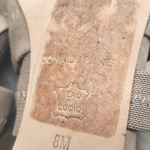 Donald J Pliner Gigee Strappy Zip Up Heels Size 8M Light Bronze - Picture 8 of 8